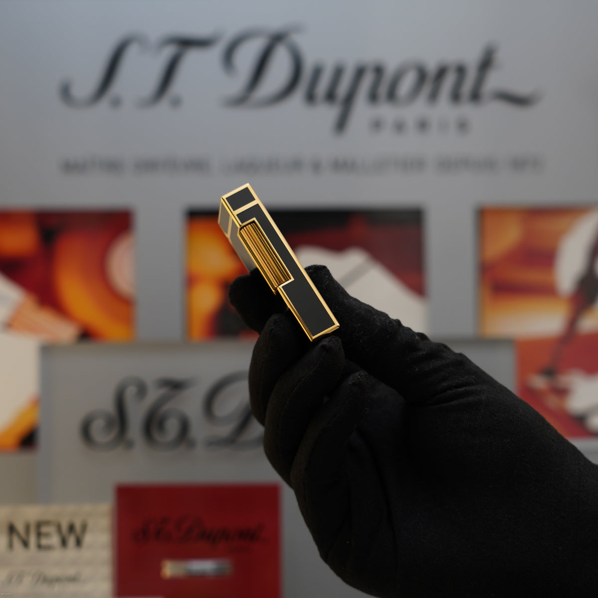 Vintage December 1979 Dunhill Rollagas Heavy Gold Finish Black Natural Lacquer Lighter – Excellent Full Set