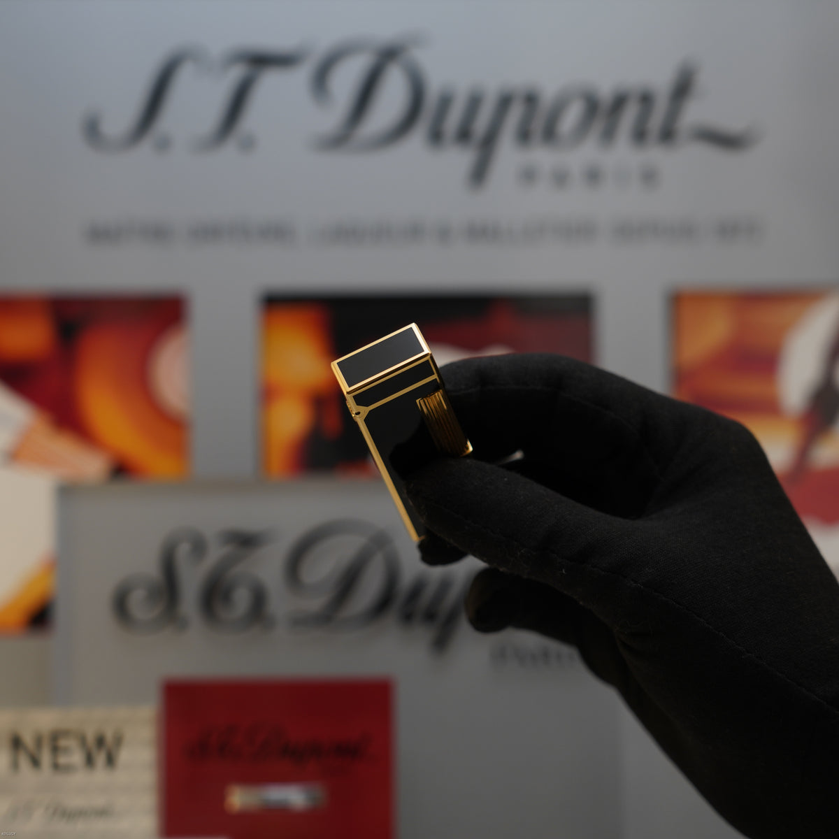 Vintage December 1979 Dunhill Rollagas Heavy Gold Finish Black Natural Lacquer Lighter – Excellent Full Set