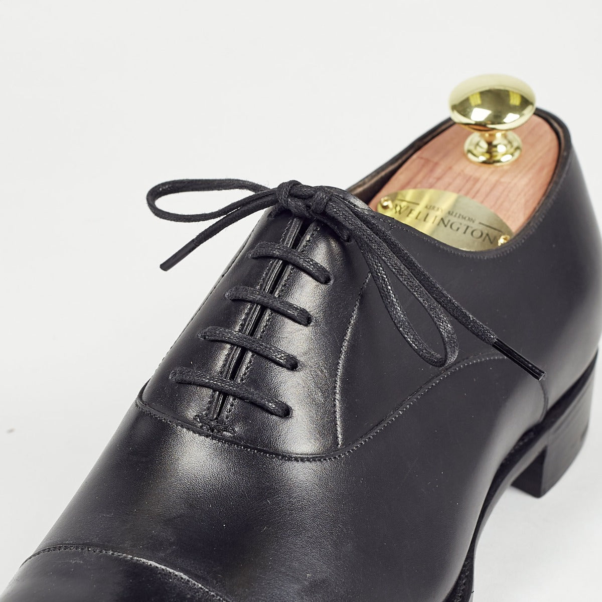 Wellington Flat Waxed Dress Shoelaces | KirbyAllison.com Wellington Flat Waxed Dress Shoelaces | KirbyAllison.com