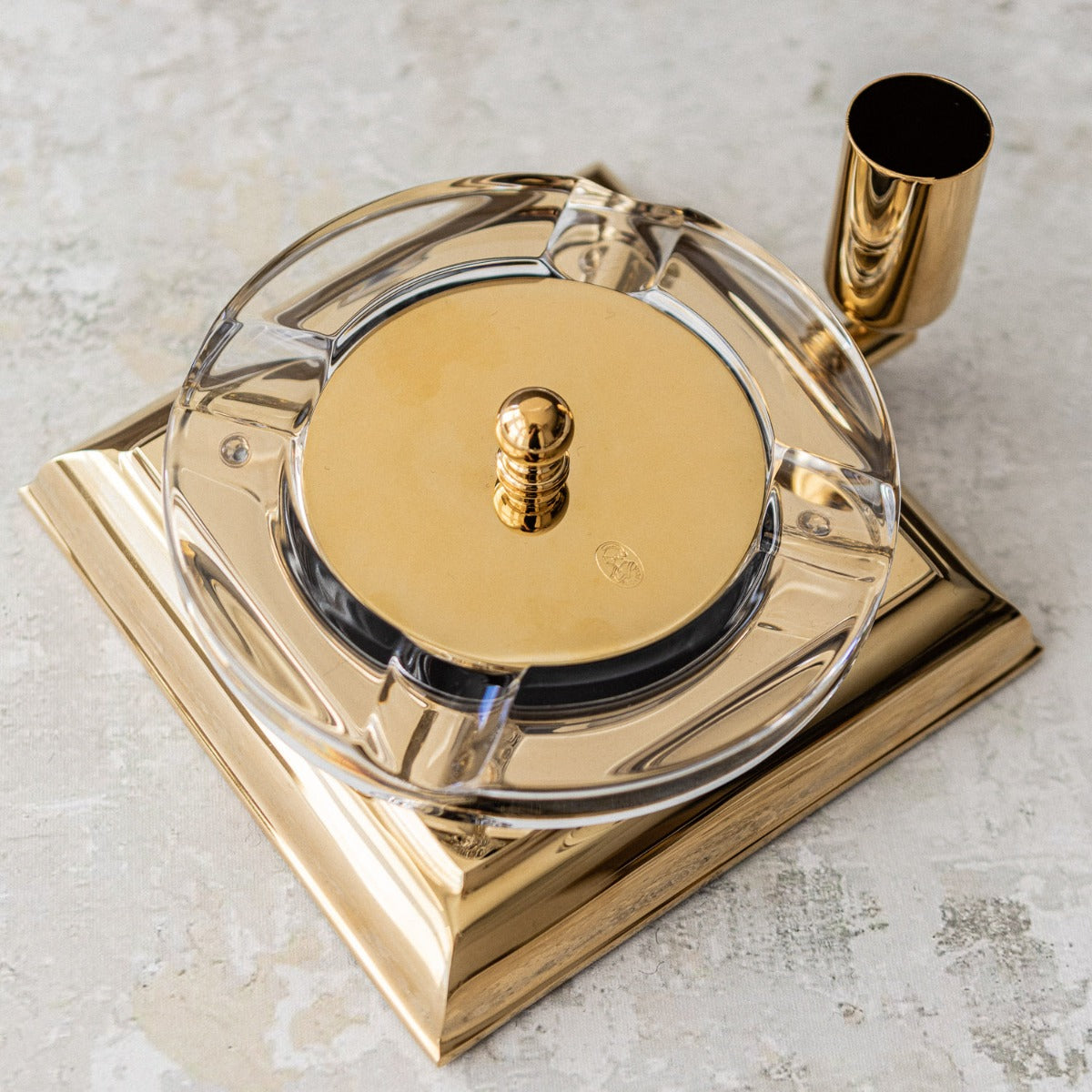 An El Casco Executive Cigar Ash Tray (Gold).